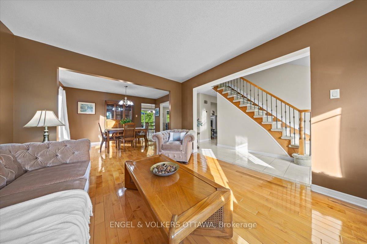 Photo 8 of 43 Weslock Way, Ottawa, Kanata - Kanata Lakes/Heritage Hills — HOMEH