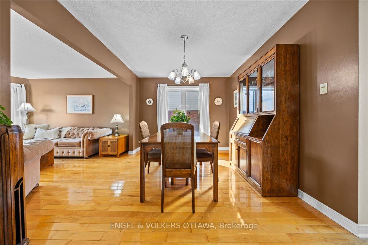 Photo 10 of 43 Weslock Way, Ottawa, Kanata - Kanata Lakes/Heritage Hills — HOMEH