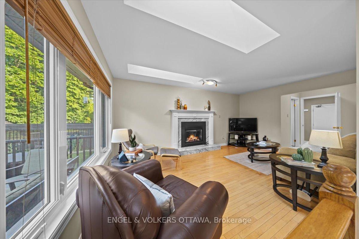 Photo 16 of 43 Weslock Way, Ottawa, Kanata - Kanata Lakes/Heritage Hills — HOMEH