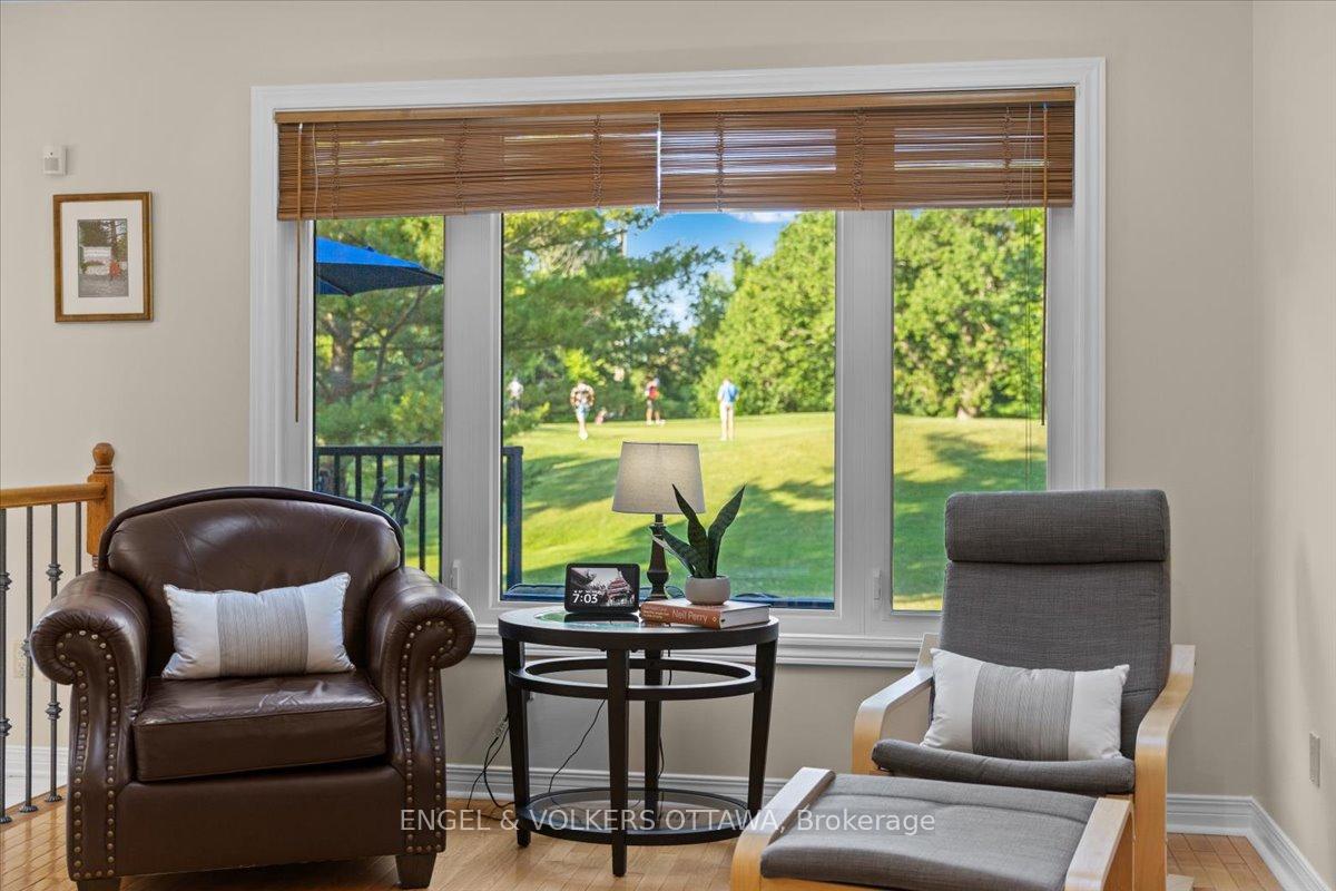 Photo 17 of 43 Weslock Way, Ottawa, Kanata - Kanata Lakes/Heritage Hills — HOMEH