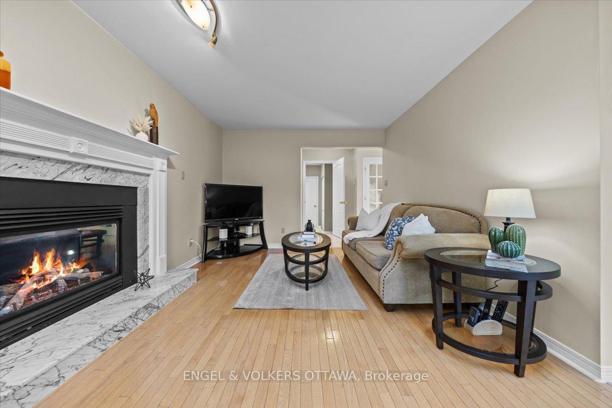 Photo 19 of 43 Weslock Way, Ottawa, Kanata - Kanata Lakes/Heritage Hills — HOMEH