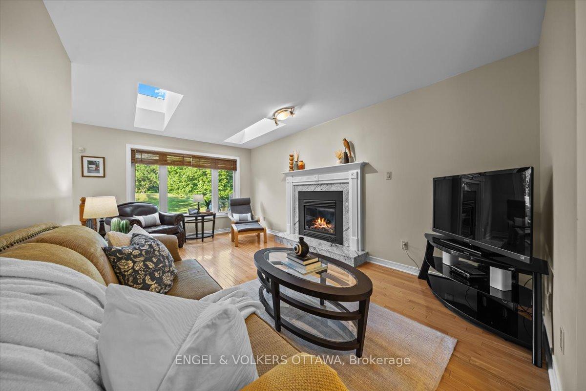 Photo 20 of 43 Weslock Way, Ottawa, Kanata - Kanata Lakes/Heritage Hills — HOMEH