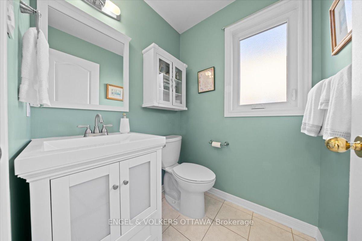 Photo 21 of 43 Weslock Way, Ottawa, Kanata - Kanata Lakes/Heritage Hills — HOMEH