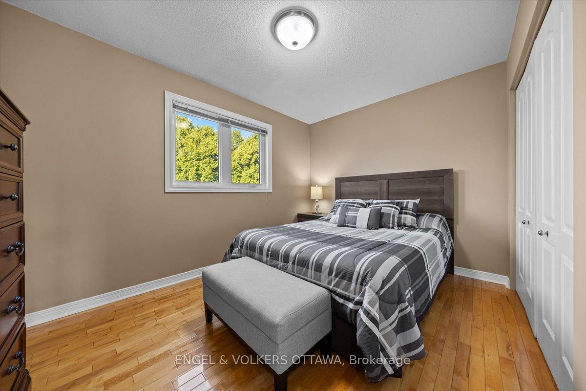 Photo 29 of 43 Weslock Way, Ottawa, Kanata - Kanata Lakes/Heritage Hills — HOMEH