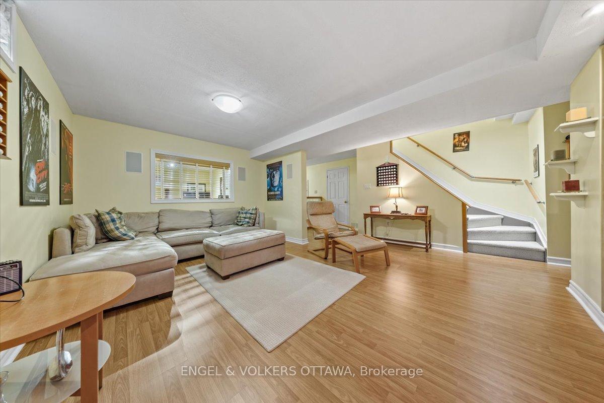 Photo 31 of 43 Weslock Way, Ottawa, Kanata - Kanata Lakes/Heritage Hills — HOMEH