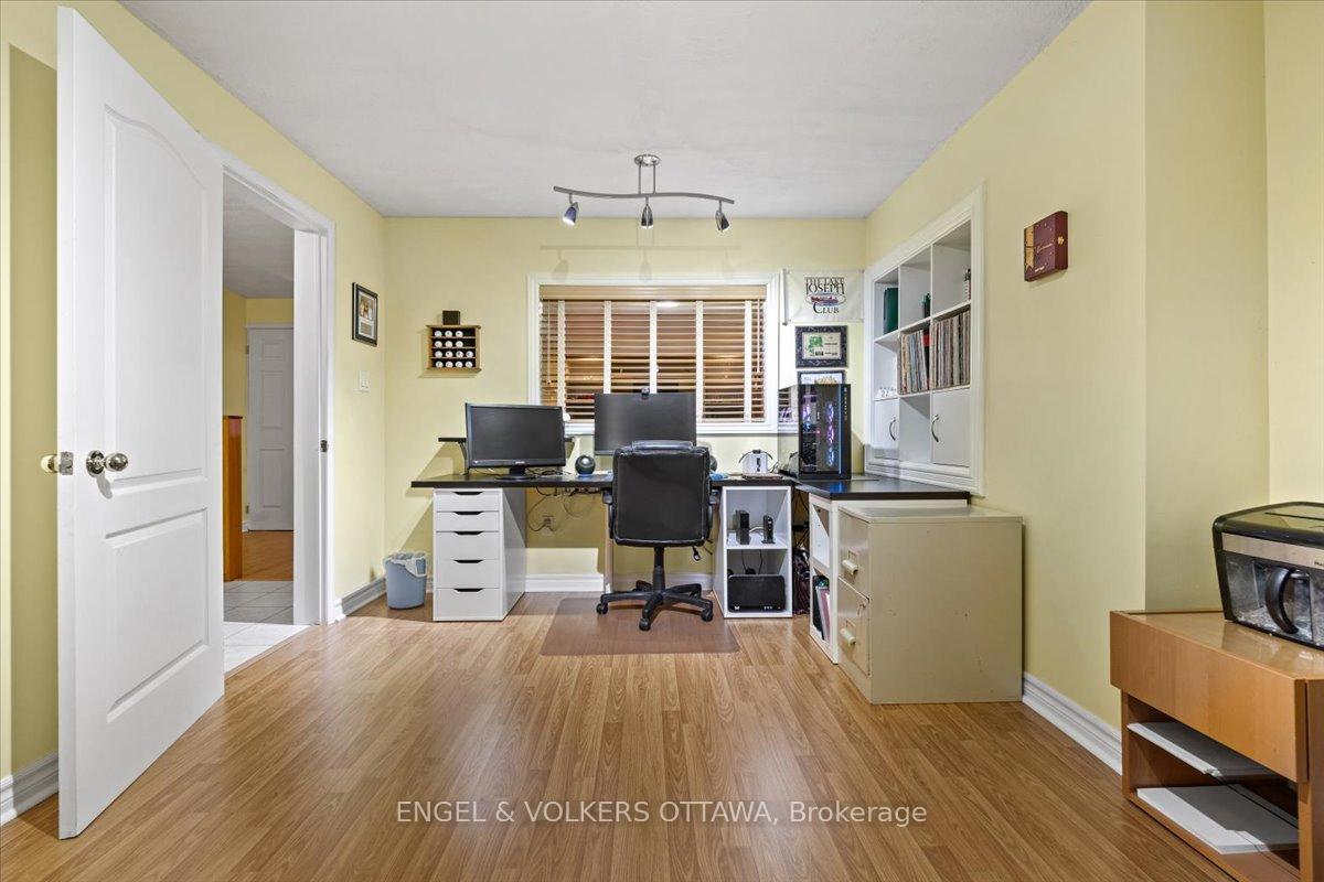 Photo 34 of 43 Weslock Way, Ottawa, Kanata - Kanata Lakes/Heritage Hills — HOMEH