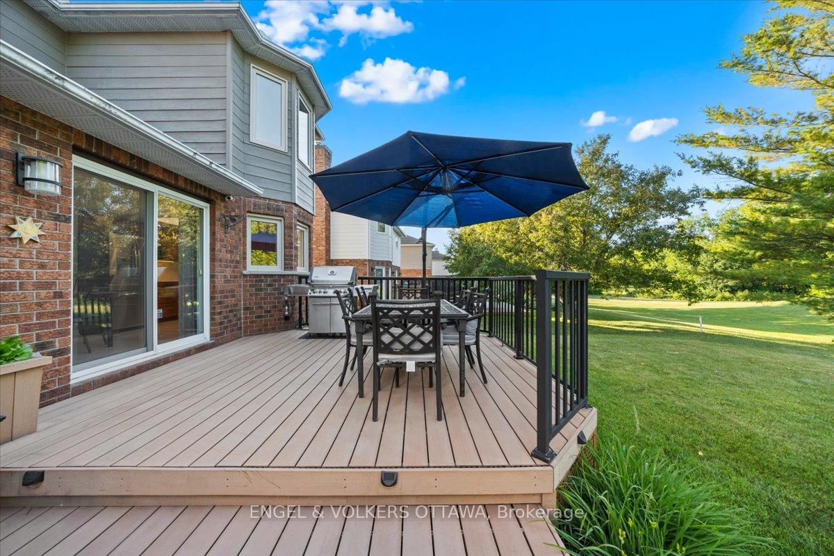 Photo 35 of 43 Weslock Way, Ottawa, Kanata - Kanata Lakes/Heritage Hills — HOMEH