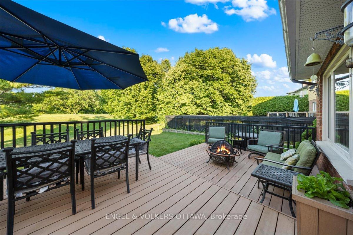 Photo 36 of 43 Weslock Way, Ottawa, Kanata - Kanata Lakes/Heritage Hills — HOMEH