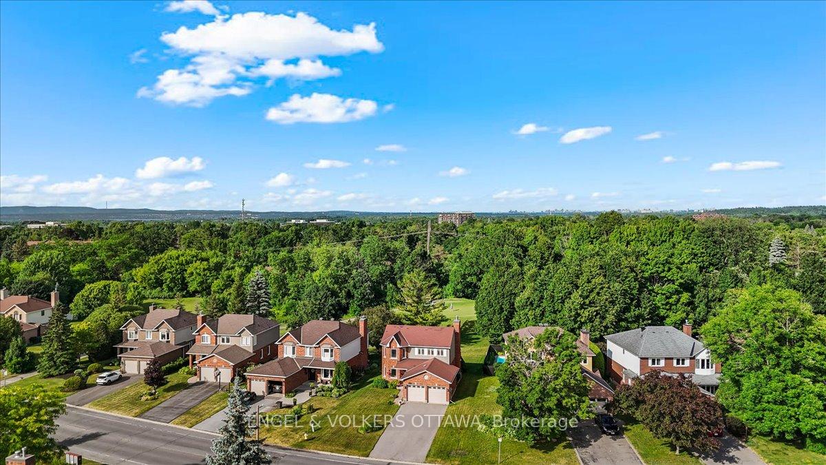 Photo 39 of 43 Weslock Way, Ottawa, Kanata - Kanata Lakes/Heritage Hills — HOMEH
