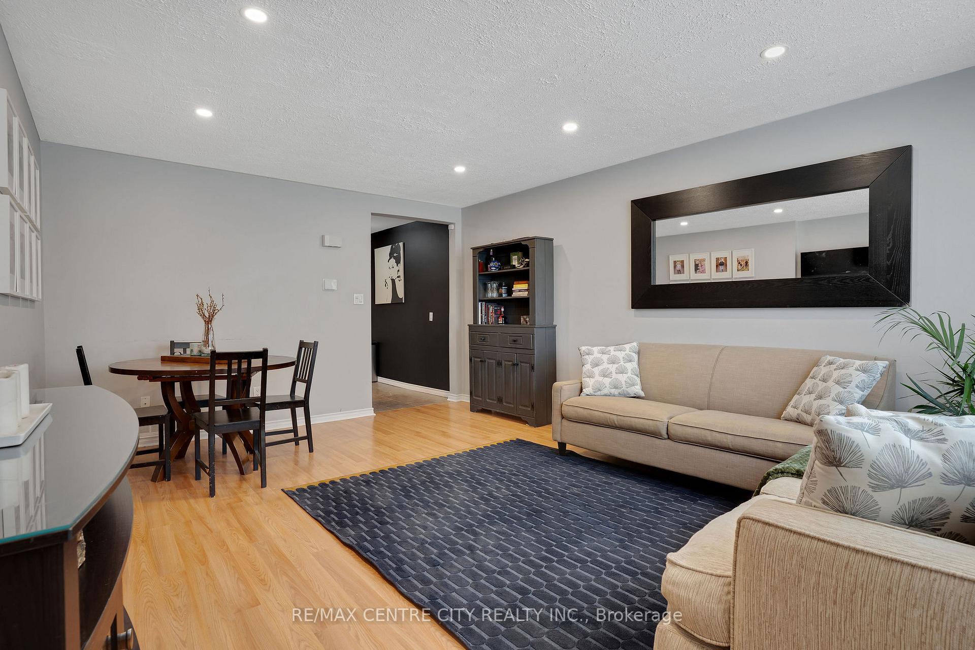 Photo 6 of 222 Fairway Road N, Kitchener — HOMEH