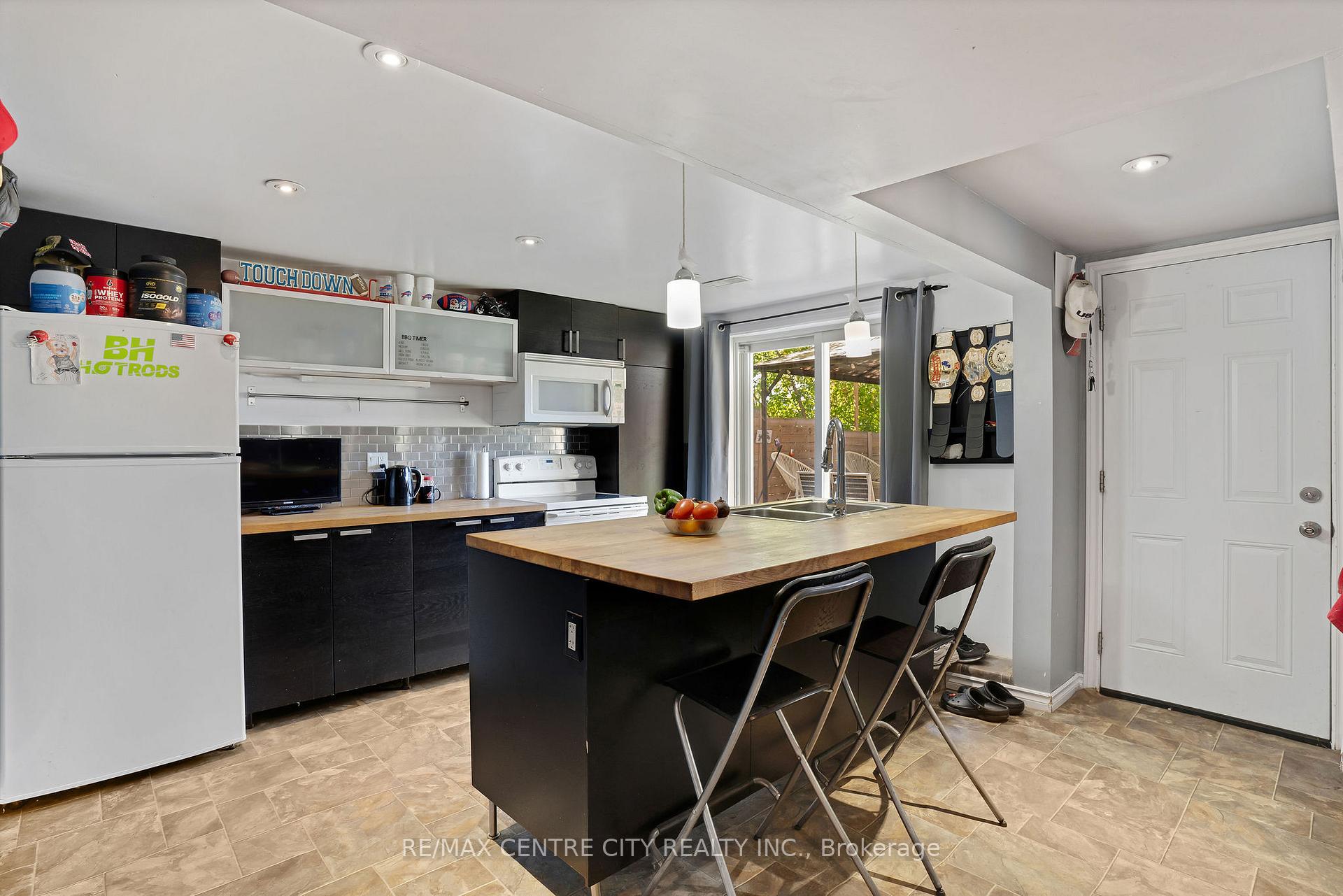 Photo 24 of 222 Fairway Road N, Kitchener — HOMEH