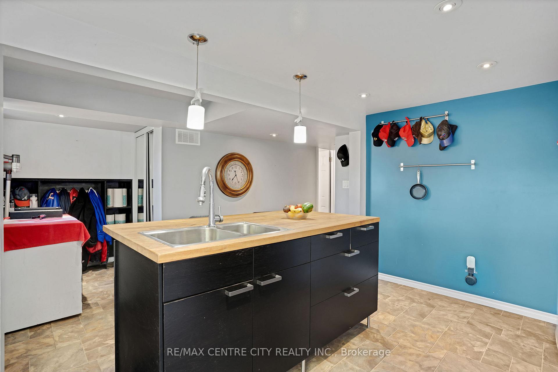 Photo 26 of 222 Fairway Road N, Kitchener — HOMEH