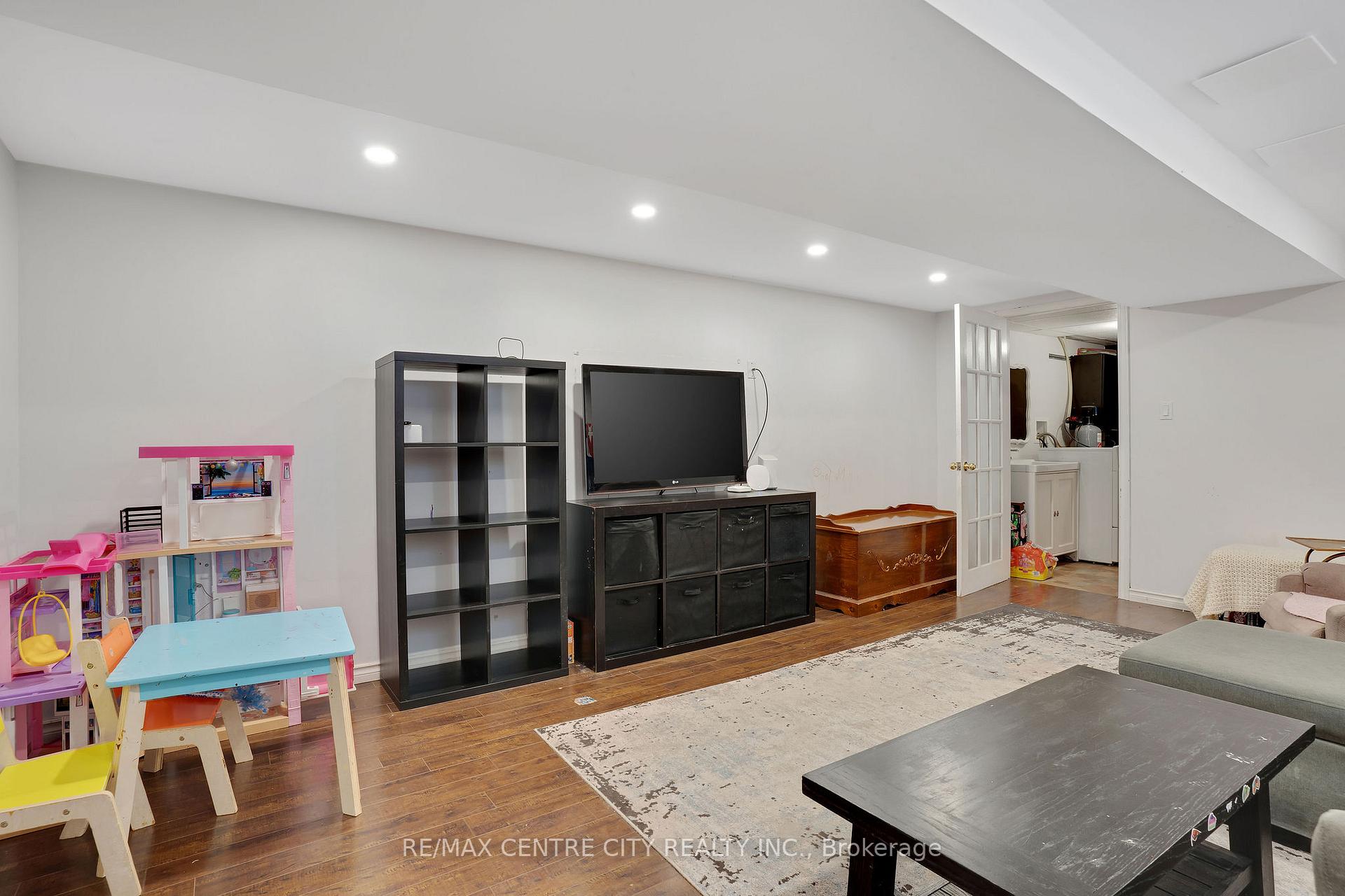 Photo 30 of 222 Fairway Road N, Kitchener — HOMEH