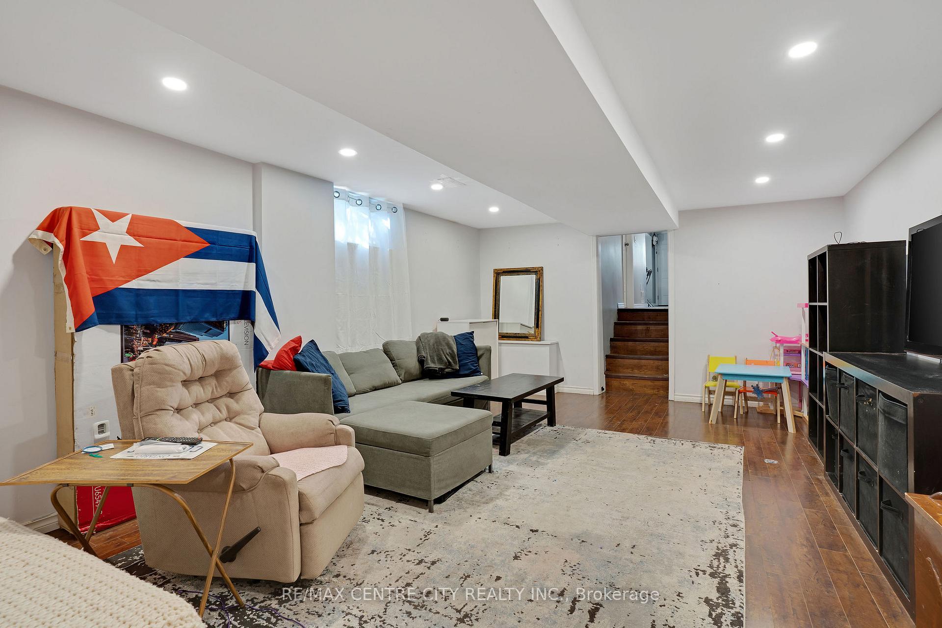 Photo 31 of 222 Fairway Road N, Kitchener — HOMEH