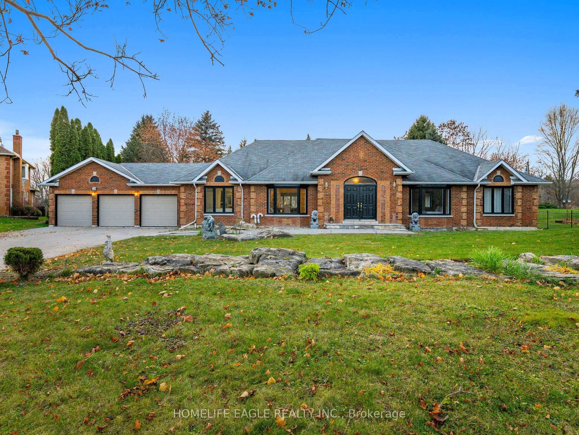 Front of 28 Rolling Court