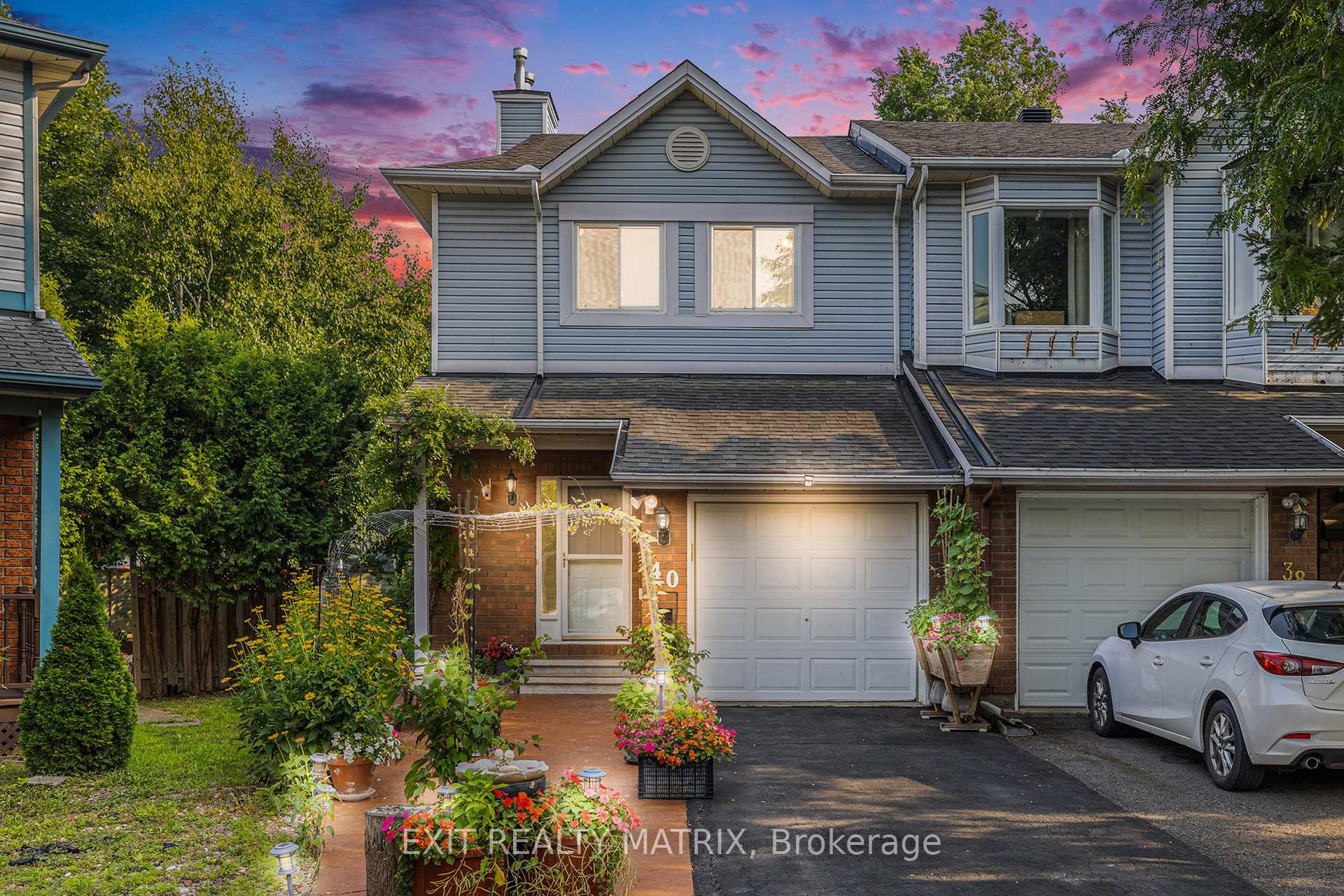 Photo 1 of 40 Piper Crescent, Ottawa, Kanata - Morgan's Grant/South March — HOMEH