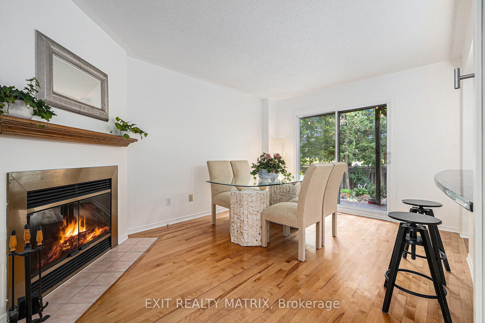 Photo 8 of 40 Piper Crescent, Ottawa, Kanata - Morgan's Grant/South March — HOMEH