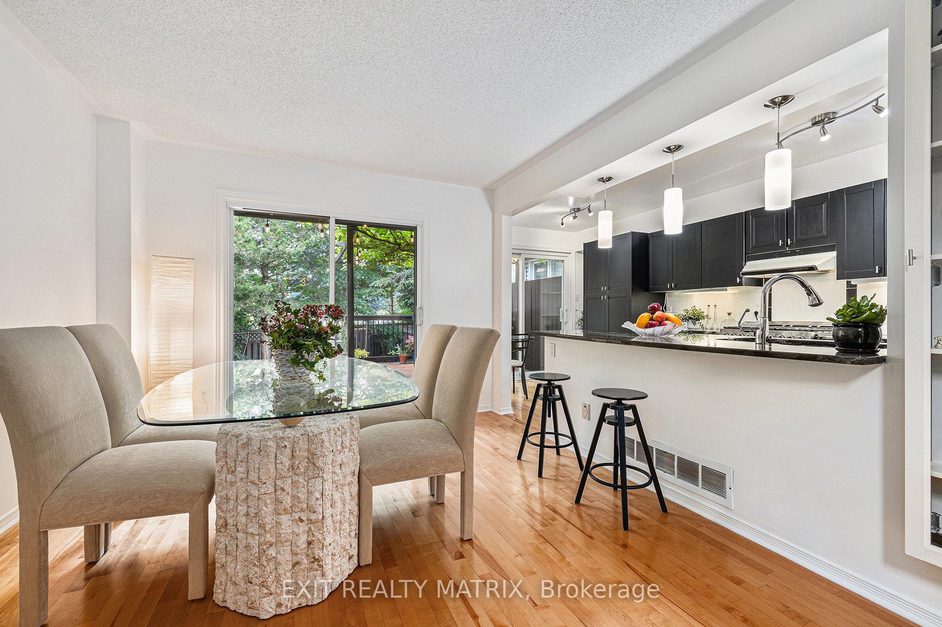 Photo 9 of 40 Piper Crescent, Ottawa, Kanata - Morgan's Grant/South March — HOMEH