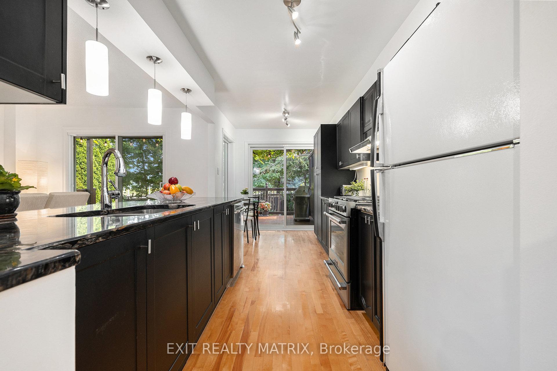 Photo 10 of 40 Piper Crescent, Ottawa, Kanata - Morgan's Grant/South March — HOMEH