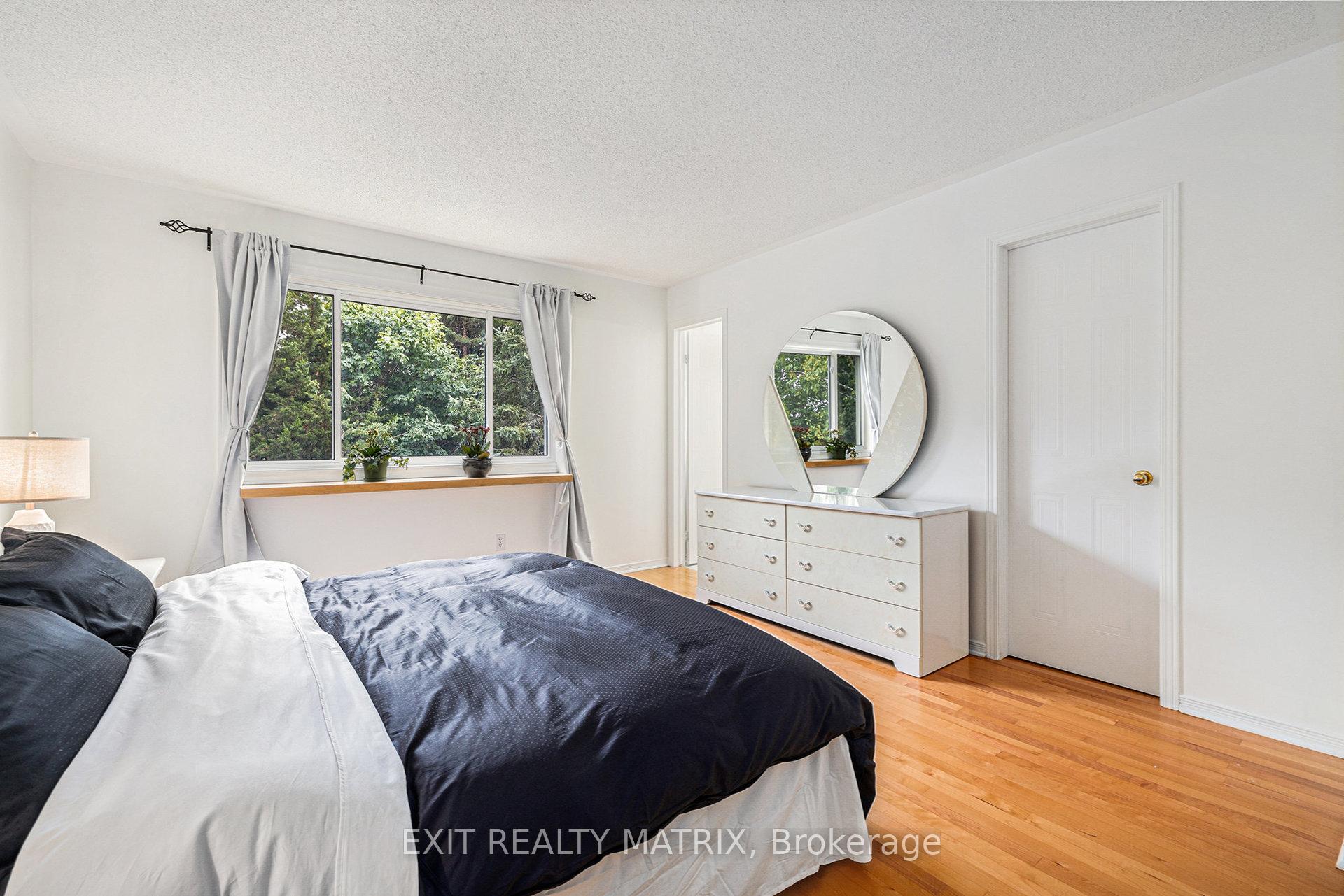 Photo 18 of 40 Piper Crescent, Ottawa, Kanata - Morgan's Grant/South March — HOMEH