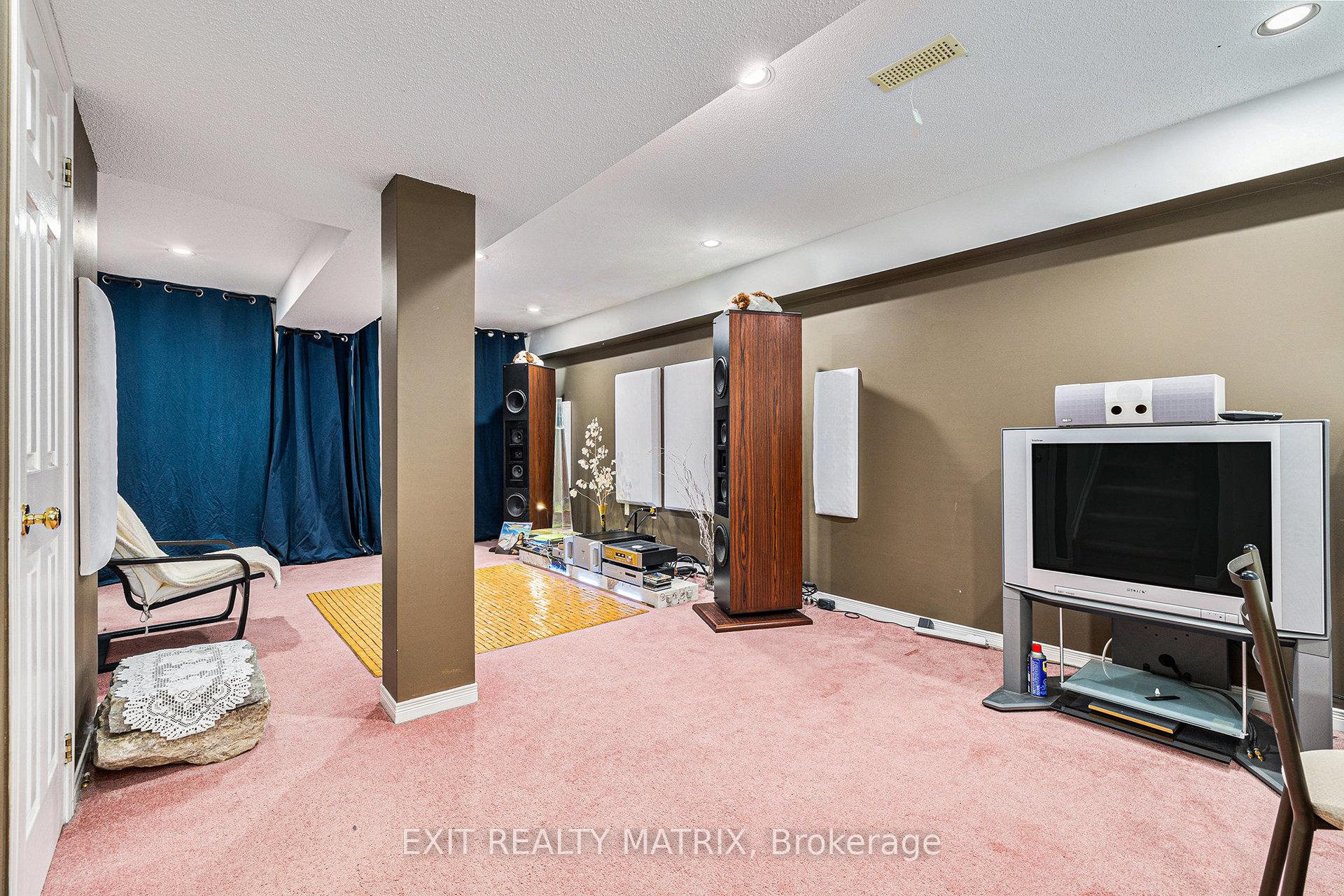 Photo 25 of 40 Piper Crescent, Ottawa, Kanata - Morgan's Grant/South March — HOMEH