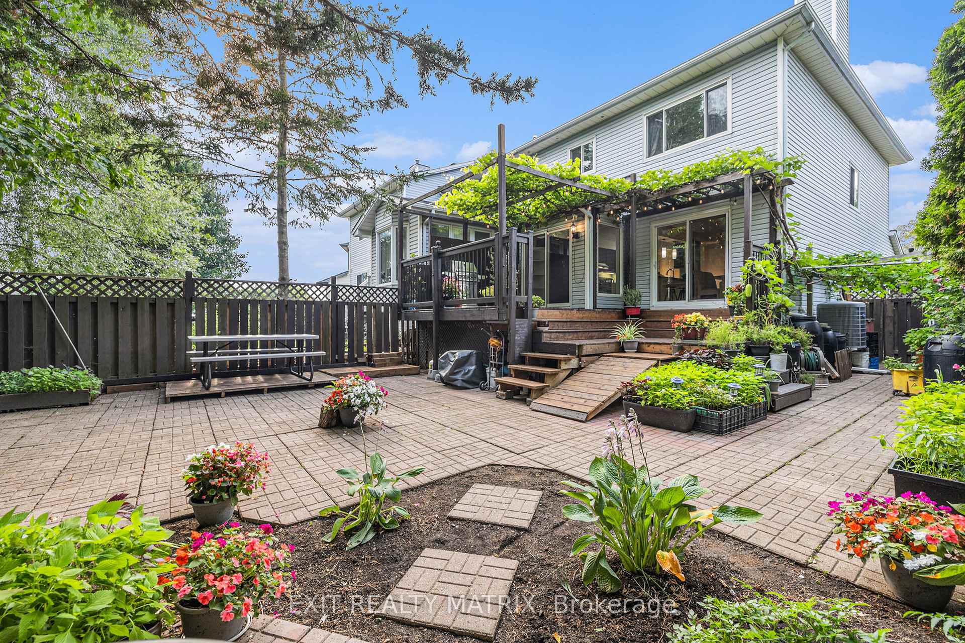 Photo 29 of 40 Piper Crescent, Ottawa, Kanata - Morgan's Grant/South March — HOMEH