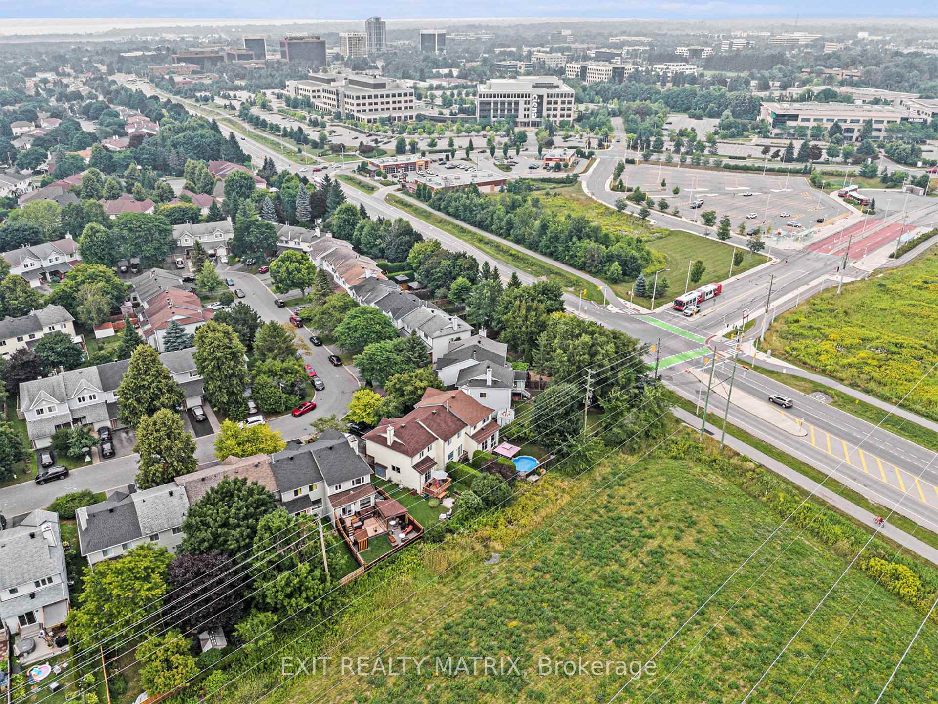 Photo 39 of 40 Piper Crescent, Ottawa, Kanata - Morgan's Grant/South March — HOMEH