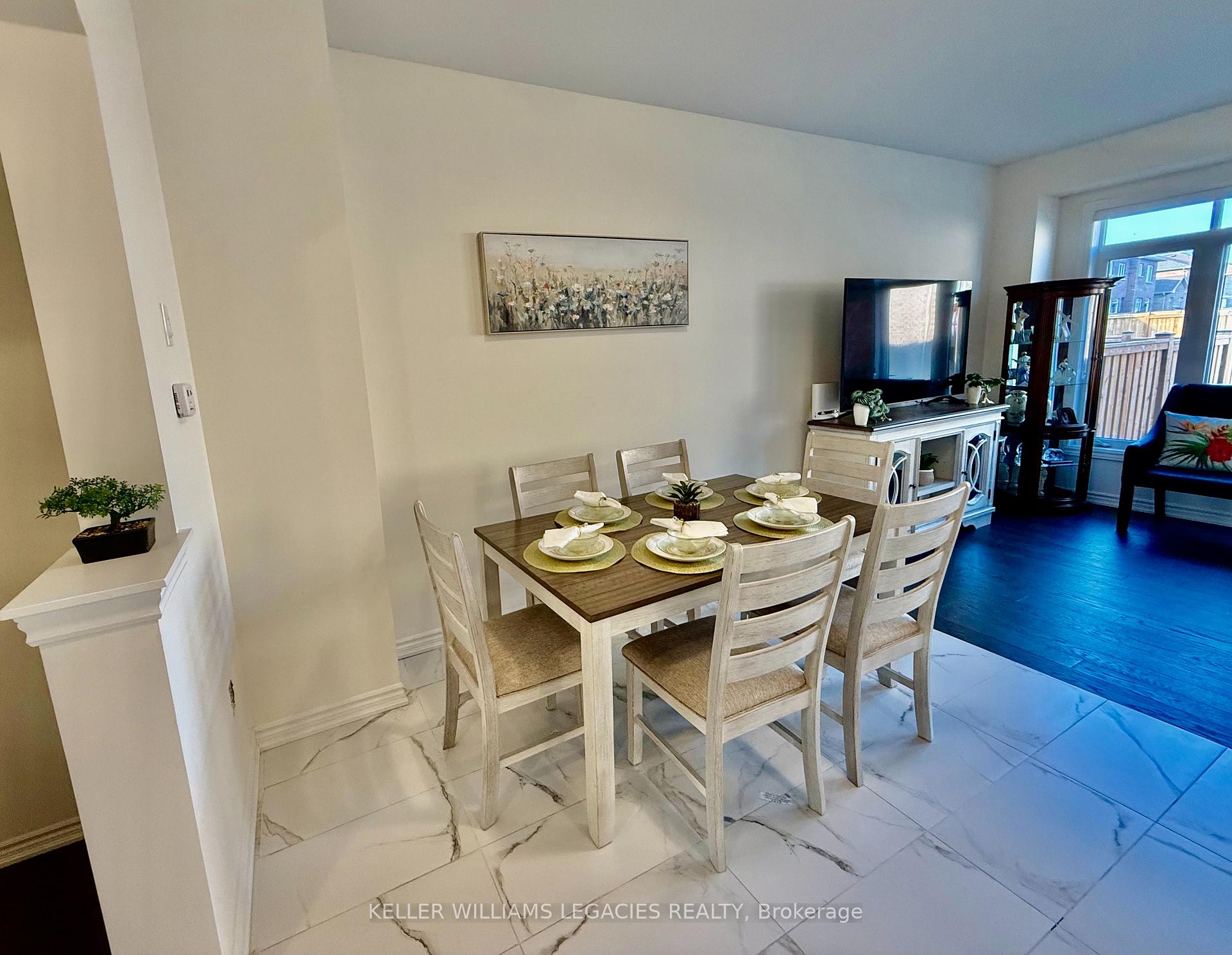 Photo 9 of 2229 Grainger Loop, Innisfil, Alcona — HOMEH