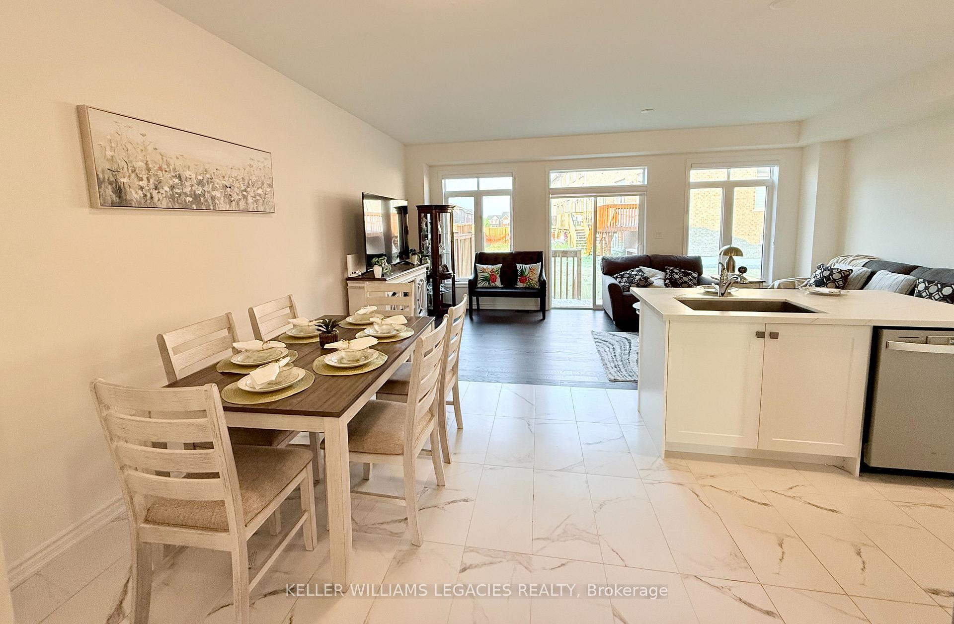 Photo 13 of 2229 Grainger Loop, Innisfil, Alcona — HOMEH