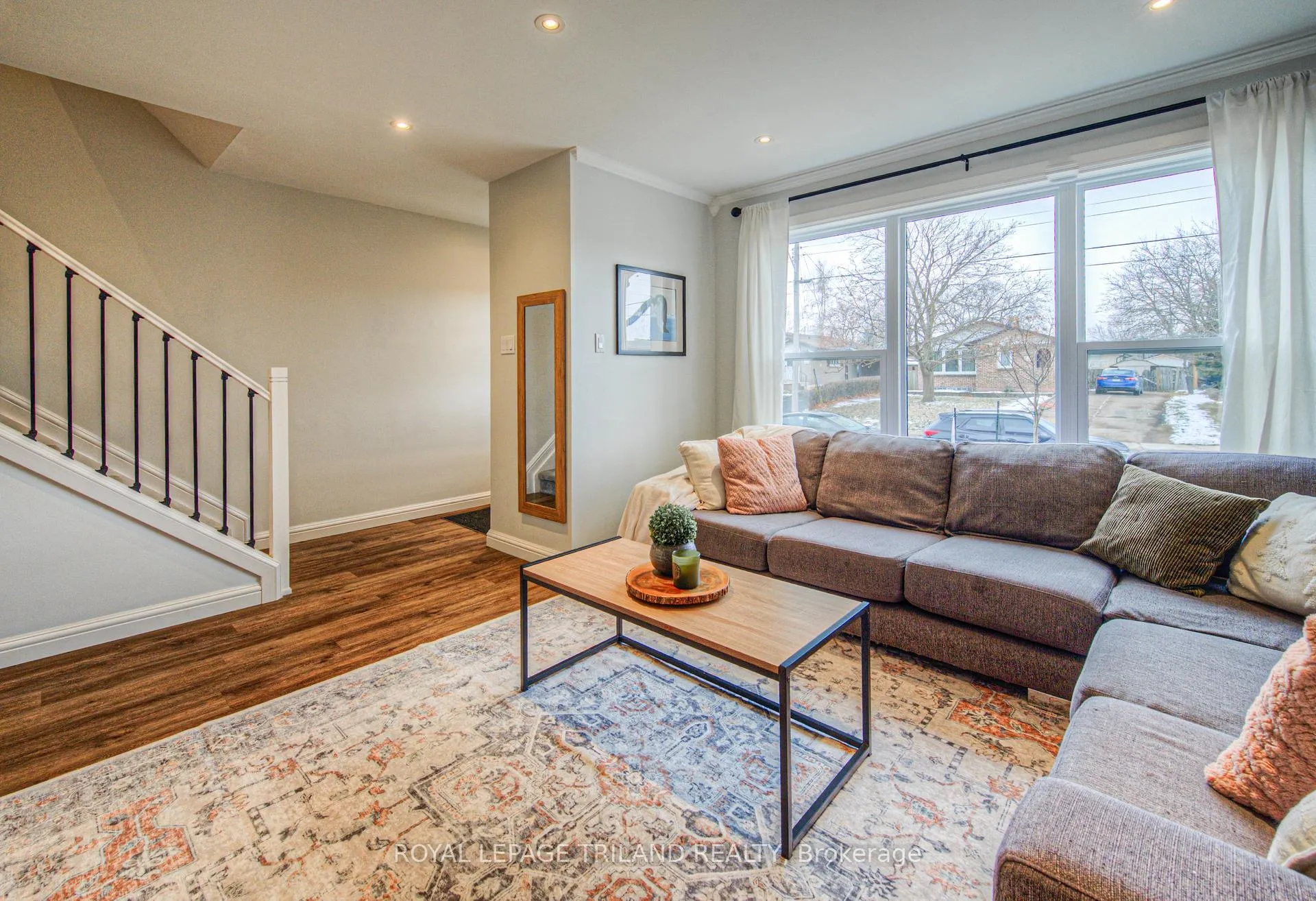 Photo 7 of Unit Unit #13, 2700 Barton Street E, Hamilton, Grayside — HOMEH