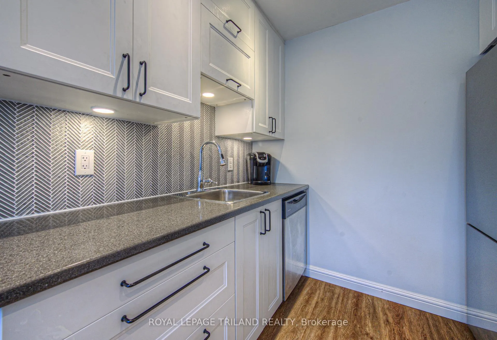 Photo 15 of Unit Unit #13, 2700 Barton Street E, Hamilton, Grayside — HOMEH