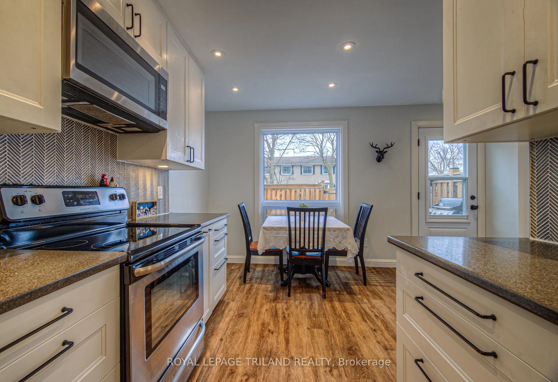 Photo 16 of Unit Unit #13, 2700 Barton Street E, Hamilton, Grayside — HOMEH