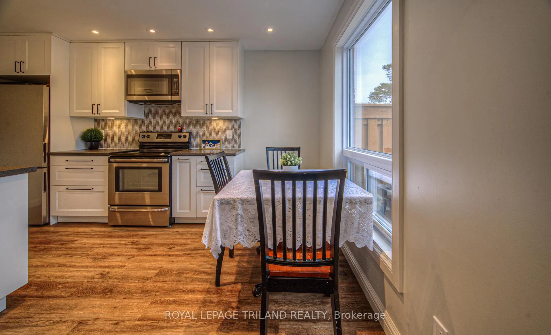 Photo 18 of Unit Unit #13, 2700 Barton Street E, Hamilton, Grayside — HOMEH