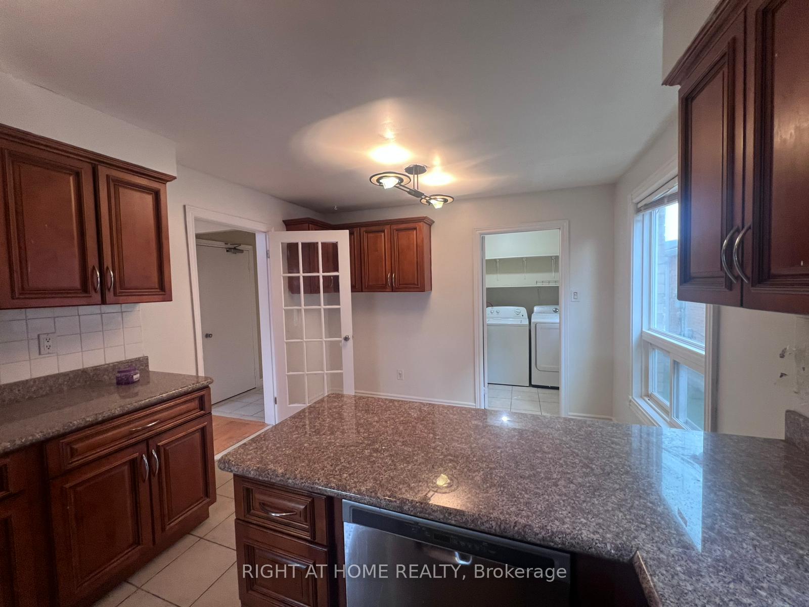 Photo 9 of Unit Main Fl, 16 Lavron Court, Markham, Middlefield — HOMEH