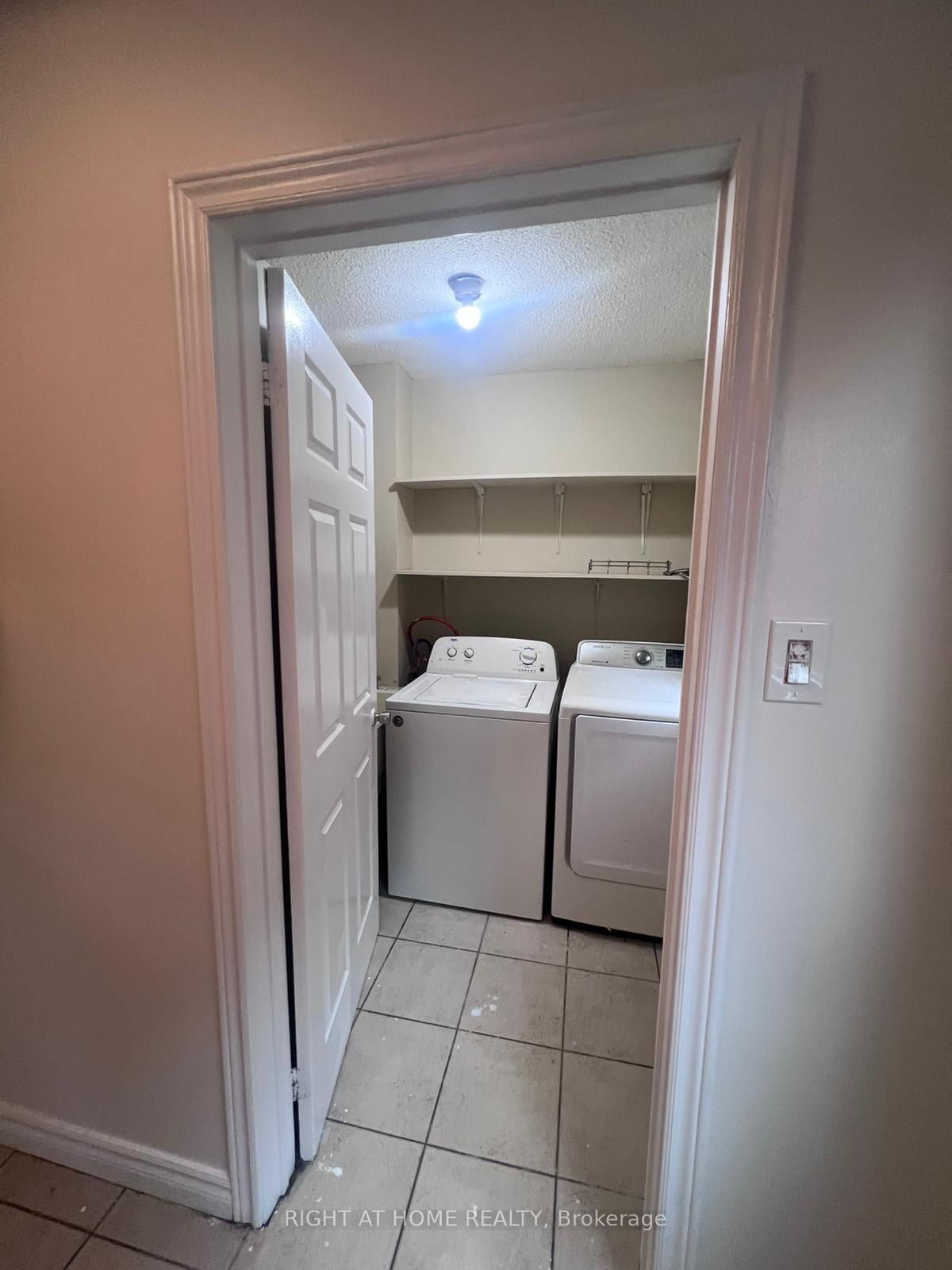 Photo 10 of Unit Main Fl, 16 Lavron Court, Markham, Middlefield — HOMEH