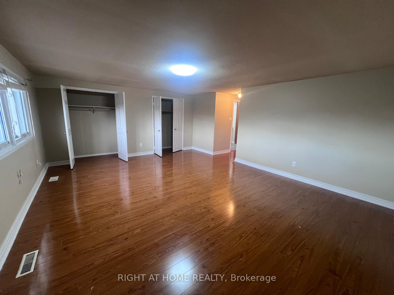 Photo 13 of Unit Main Fl, 16 Lavron Court, Markham, Middlefield — HOMEH