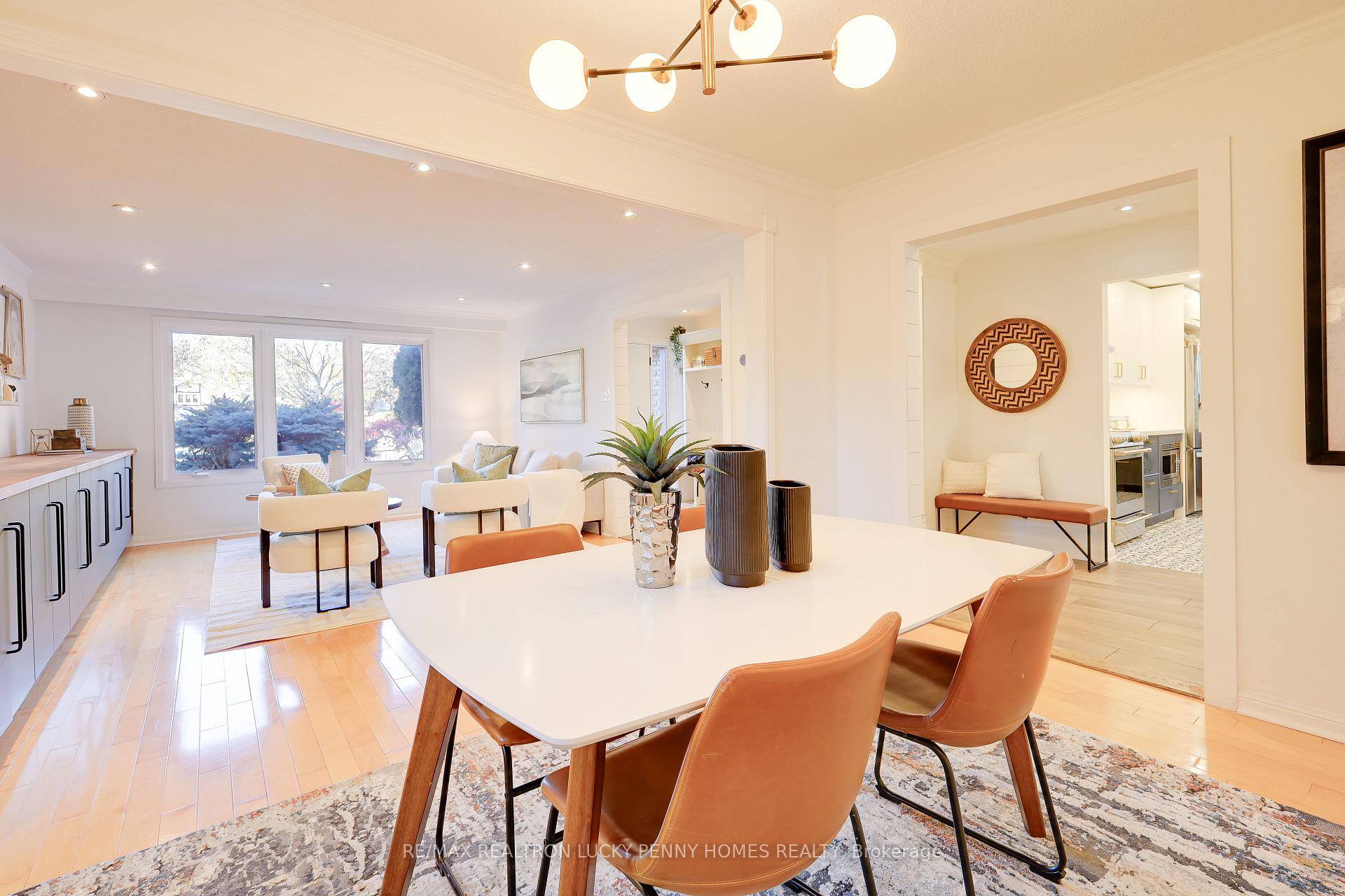 Photo 8 of 8 Renata Place, Markham, Unionville — HOMEH