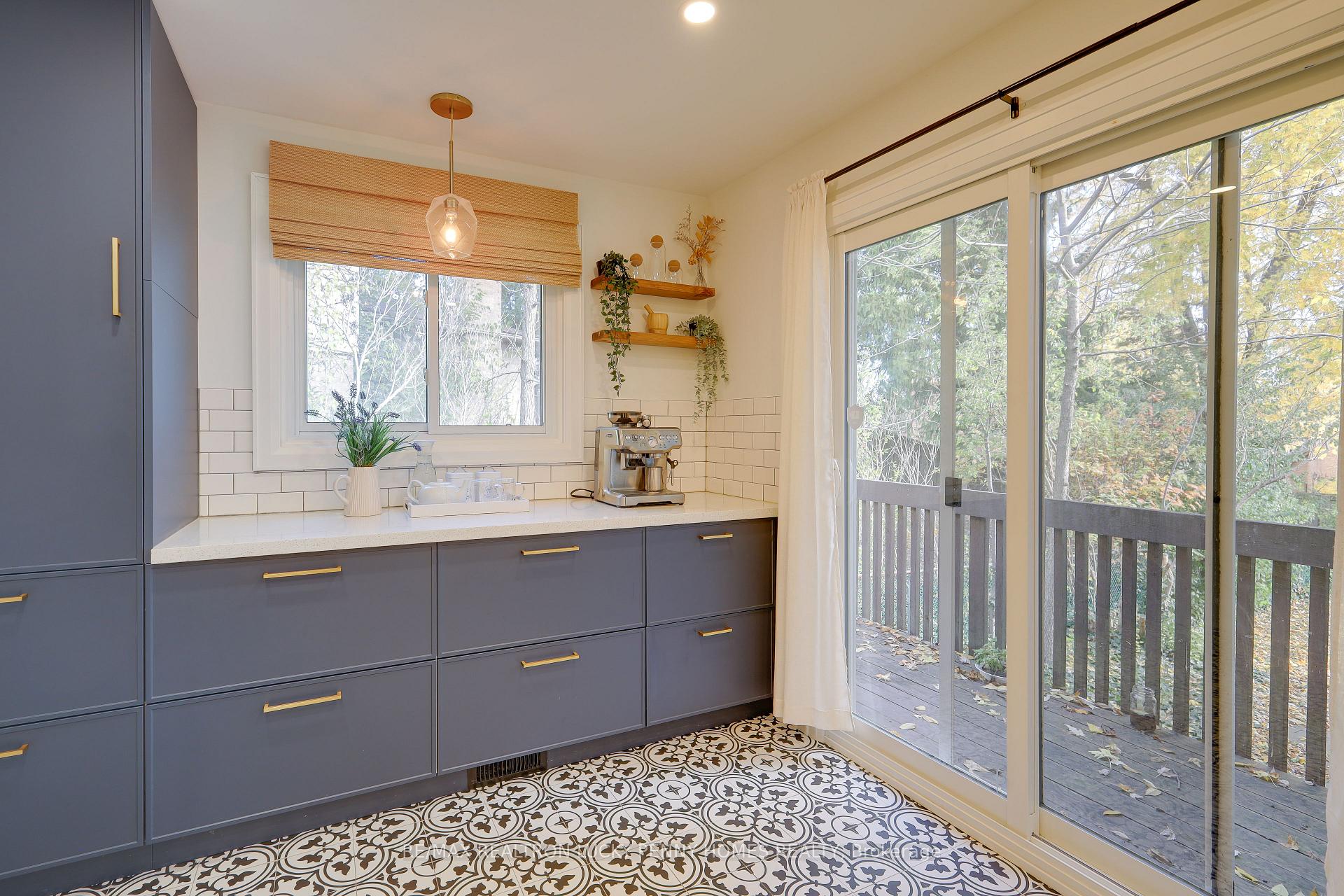 Photo 10 of 8 Renata Place, Markham, Unionville — HOMEH