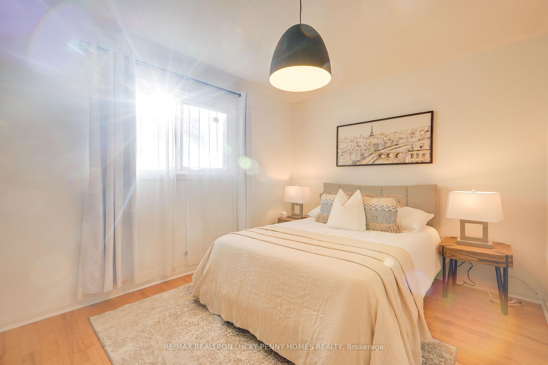 Photo 17 of 8 Renata Place, Markham, Unionville — HOMEH