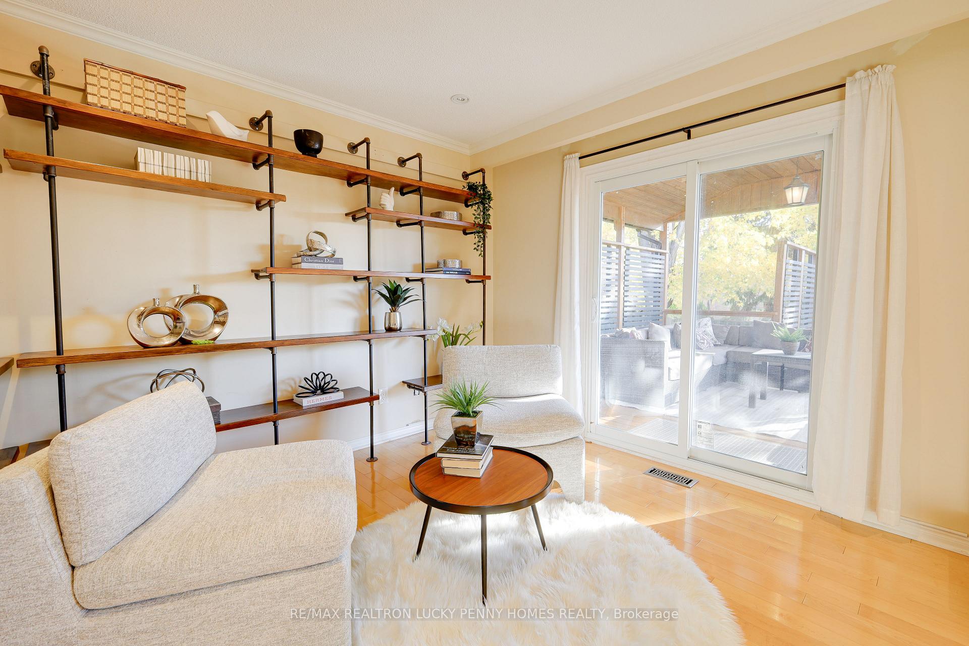 Photo 20 of 8 Renata Place, Markham, Unionville — HOMEH
