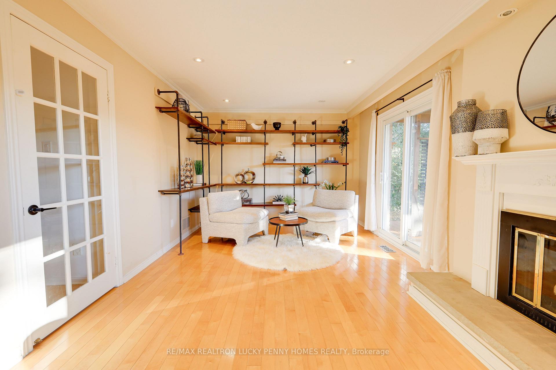 Photo 21 of 8 Renata Place, Markham, Unionville — HOMEH