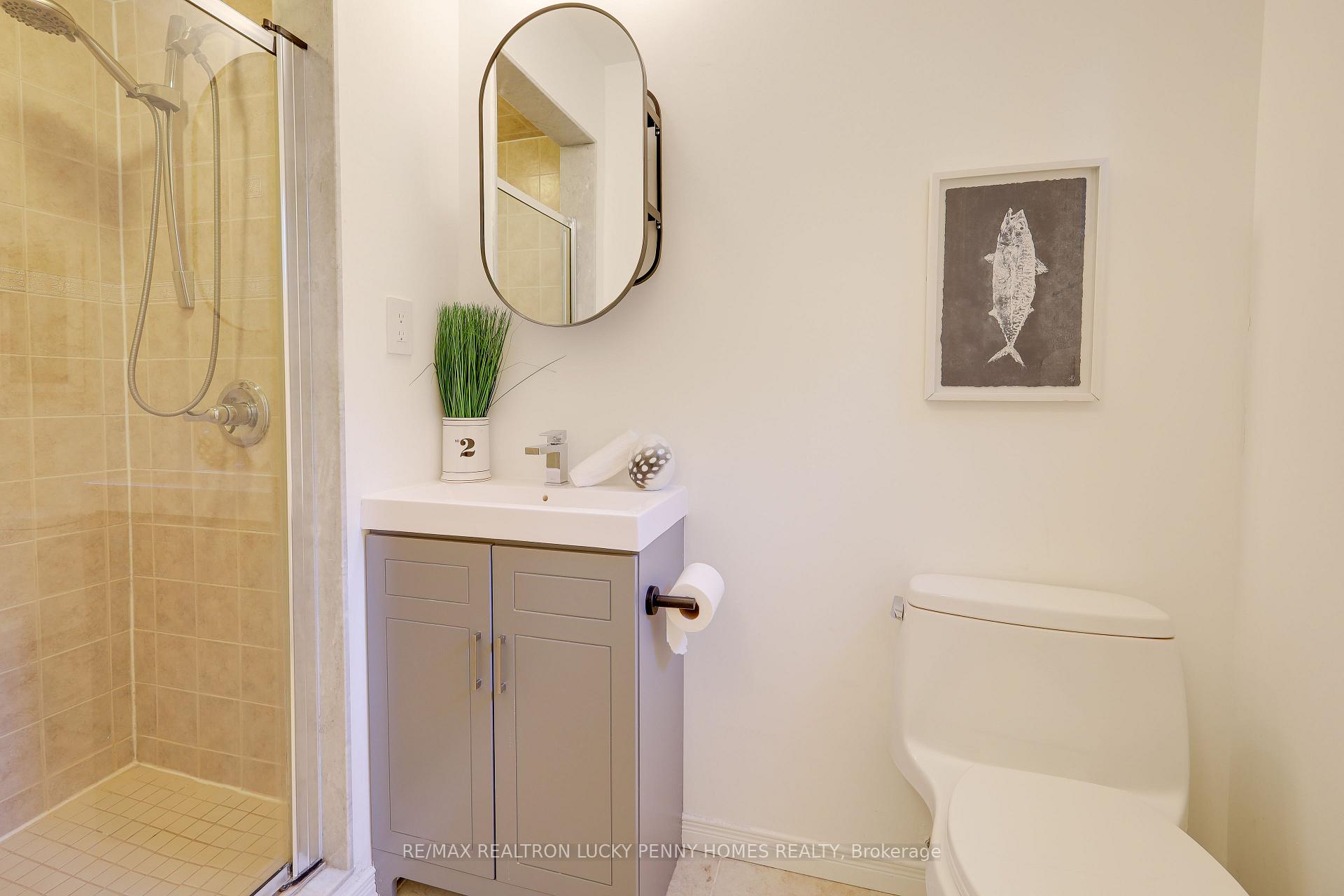Photo 24 of 8 Renata Place, Markham, Unionville — HOMEH