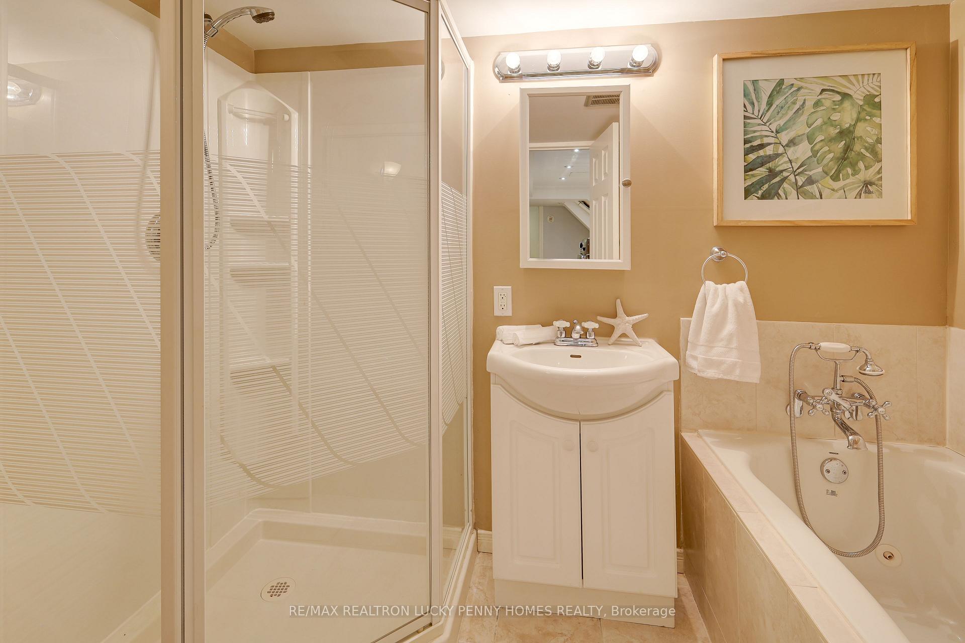 Photo 28 of 8 Renata Place, Markham, Unionville — HOMEH
