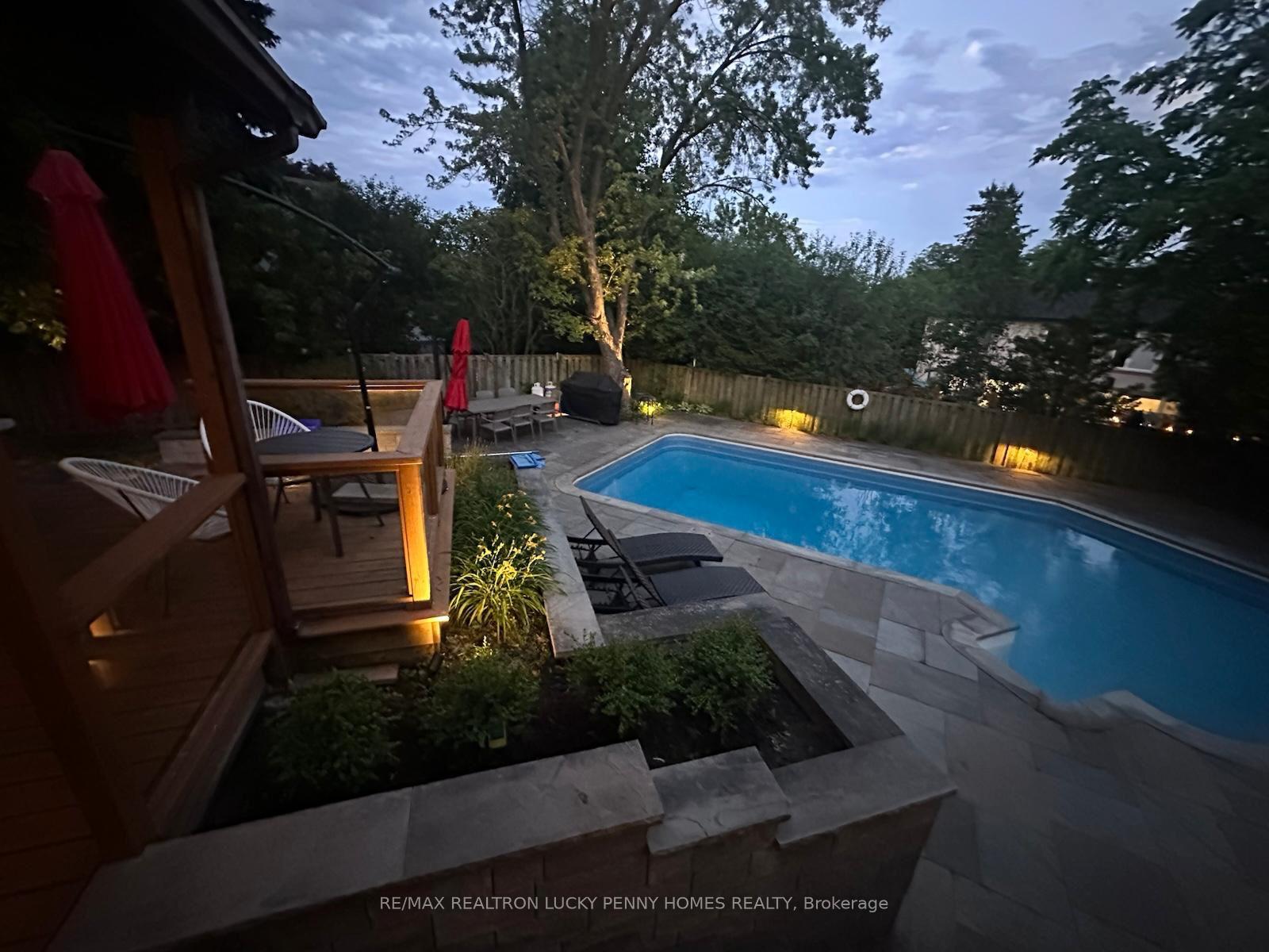 Photo 39 of 8 Renata Place, Markham, Unionville — HOMEH