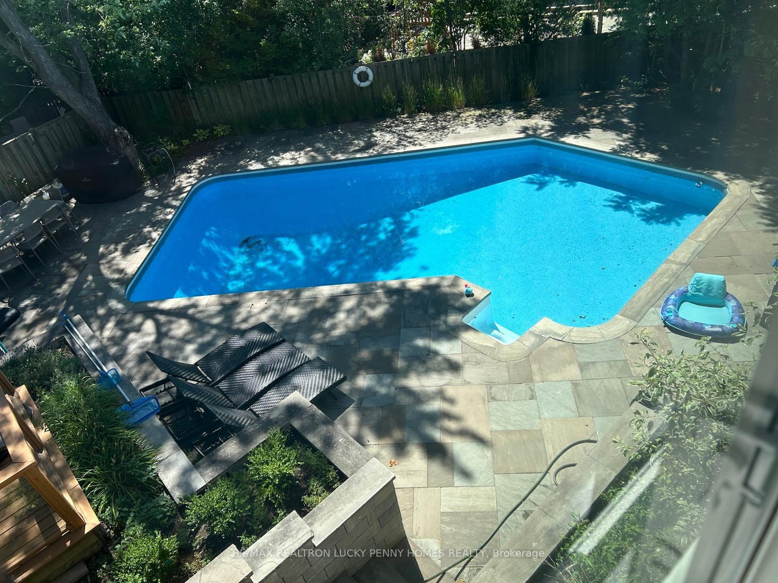 Photo 40 of 8 Renata Place, Markham, Unionville — HOMEH