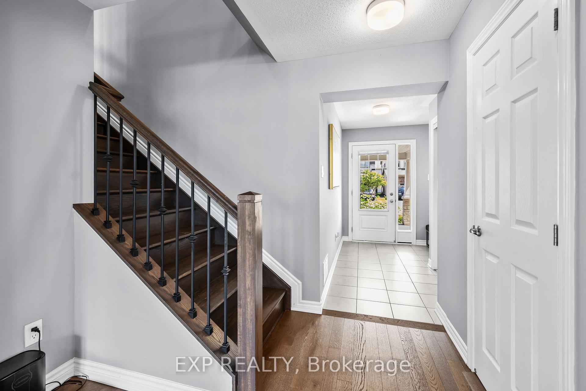 Photo 3 of 737 Brittanic Road, Ottawa, Kanata - Emerald Meadows/Trailwest — HOMEH