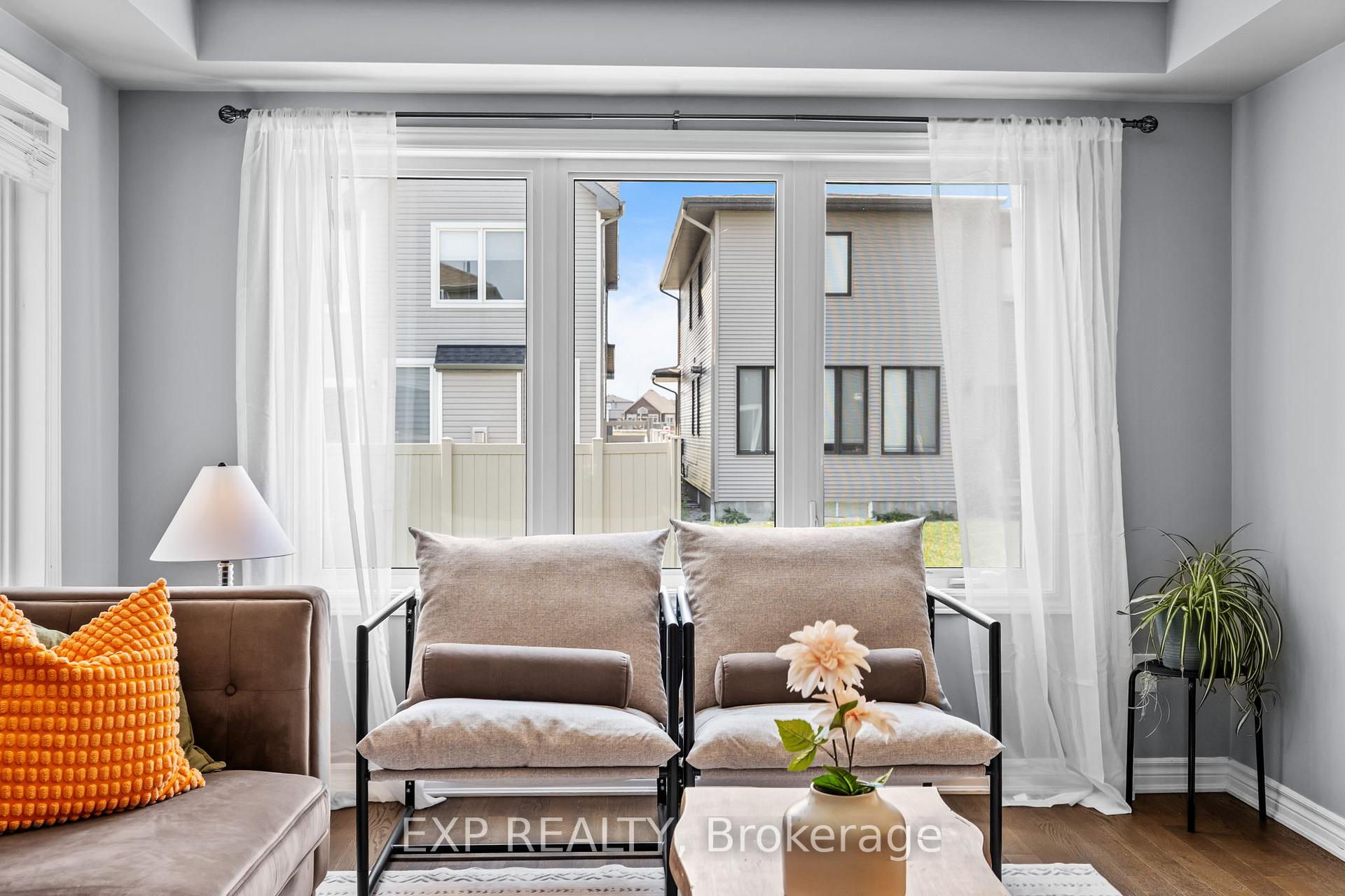 Photo 7 of 737 Brittanic Road, Ottawa, Kanata - Emerald Meadows/Trailwest — HOMEH