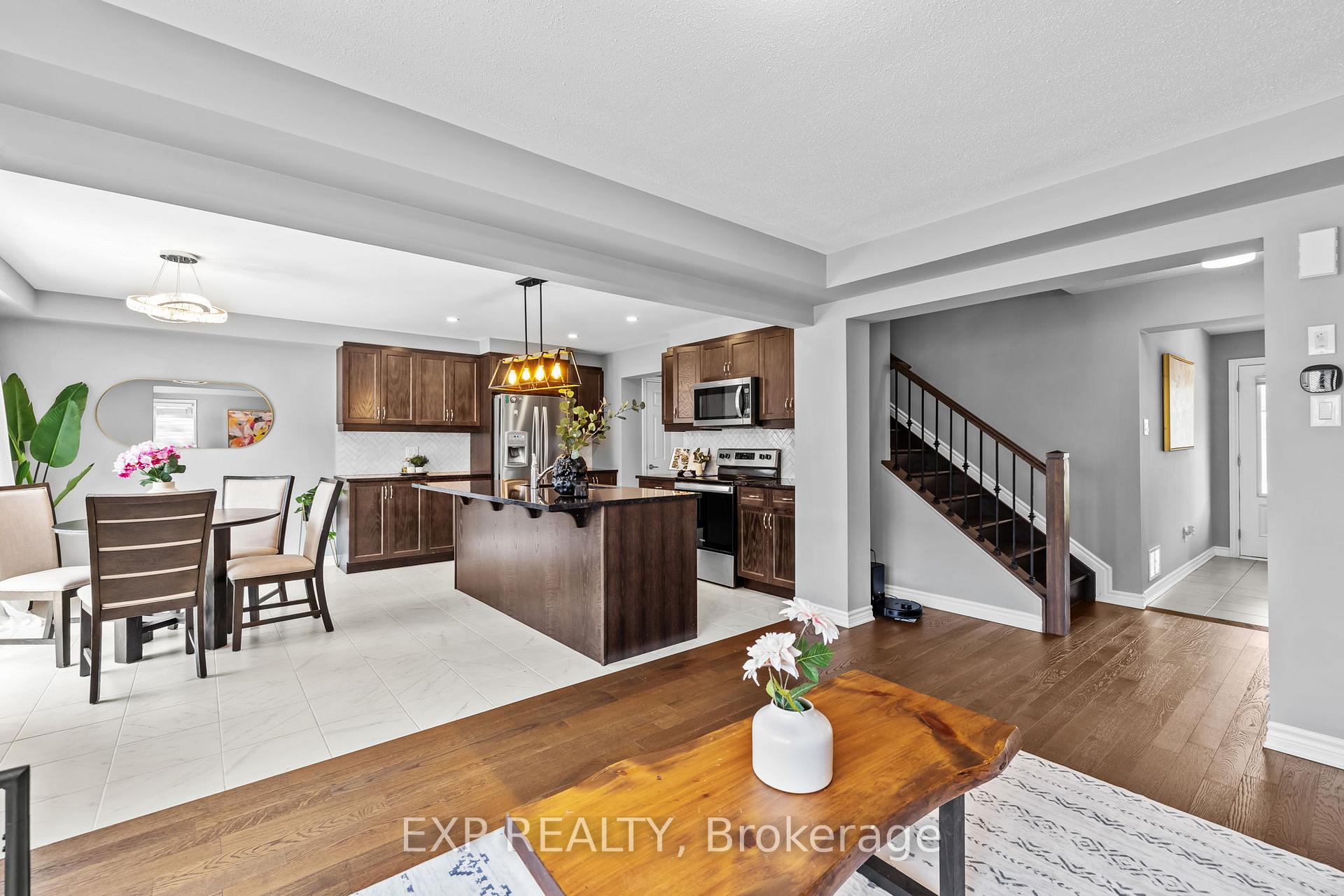 Photo 8 of 737 Brittanic Road, Ottawa, Kanata - Emerald Meadows/Trailwest — HOMEH