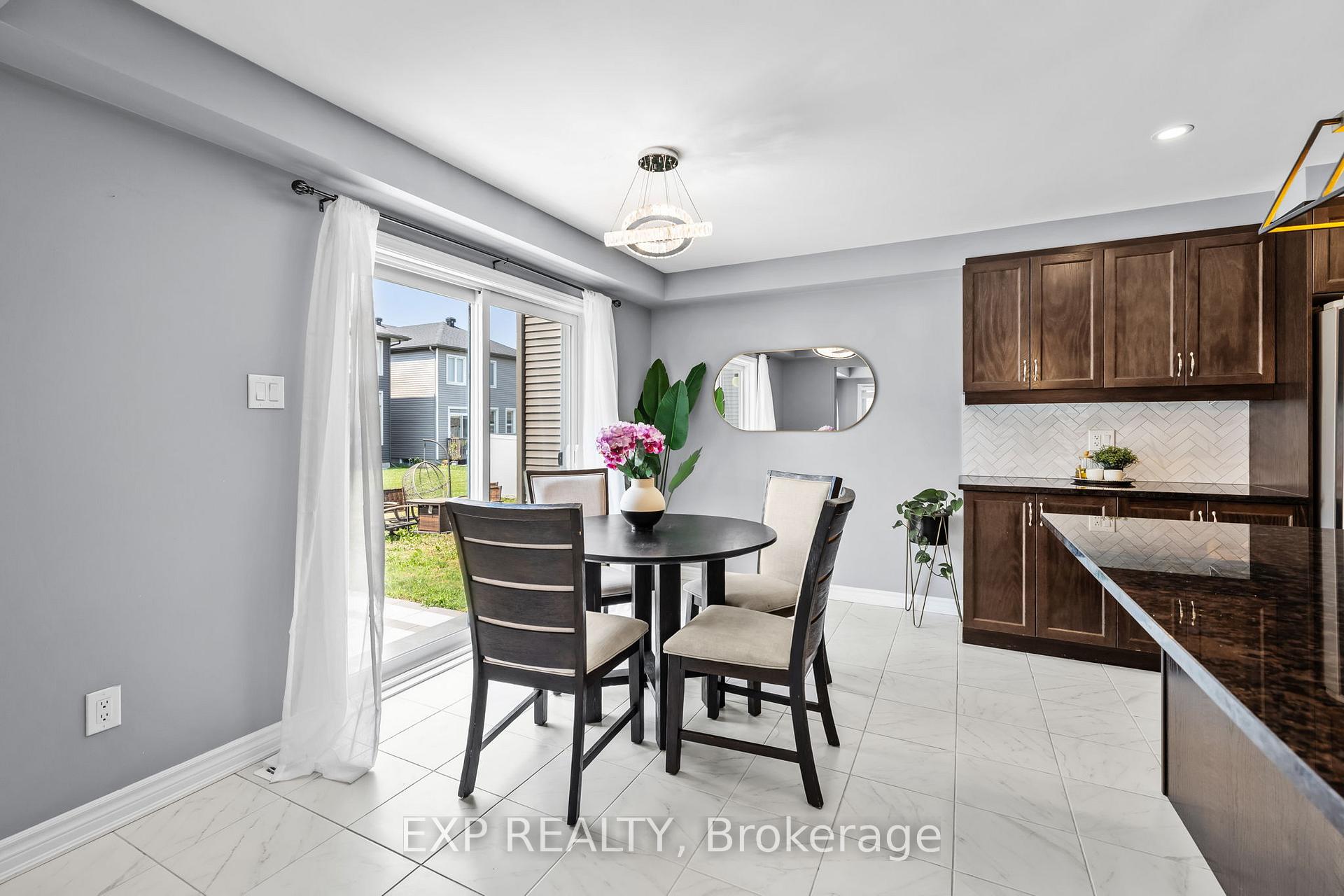 Photo 9 of 737 Brittanic Road, Ottawa, Kanata - Emerald Meadows/Trailwest — HOMEH