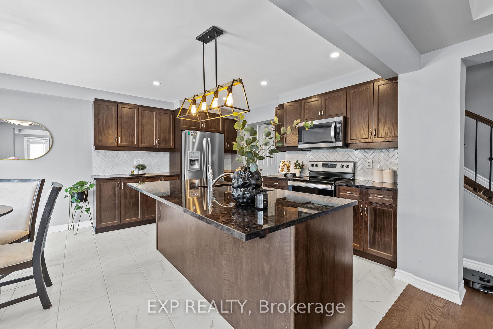 Photo 11 of 737 Brittanic Road, Ottawa, Kanata - Emerald Meadows/Trailwest — HOMEH
